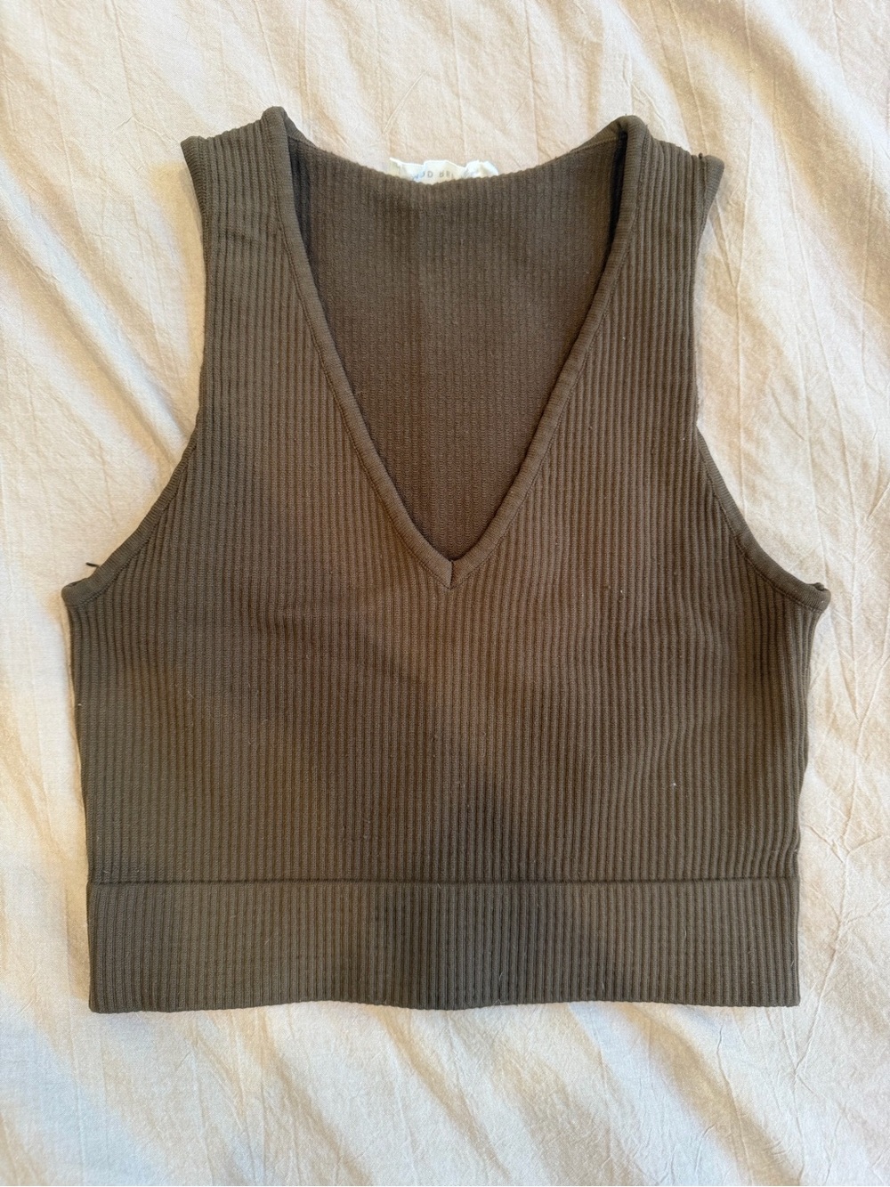 Mod Ref Ribbed V-Neck Cropped Tank Top - Brown